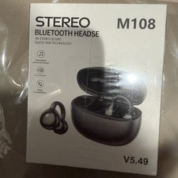 Clip-on Earbuds,Open Ear Wireless Bluetooth 5.4 Earbuds, Lightweiht Open Ear Headphones 30H Long Battery,Sweatproof Air Conduction Earphones for Sport