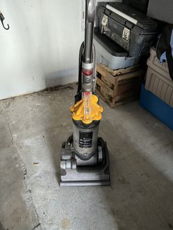 Dyson Vacuum 