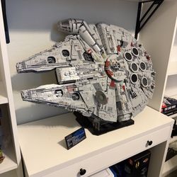 LEGO UCS Millennium Falcon 75192