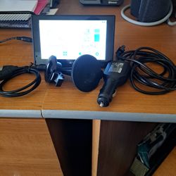 Garmin Drive Smart 50 LMTHD  GPS Navigator Lifetime Maps