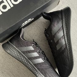 Women’s Adidas Black Sneakers 8W