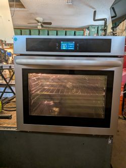 Never Used 30” Frigidaire Gallery 240v Electric Wall Oven
