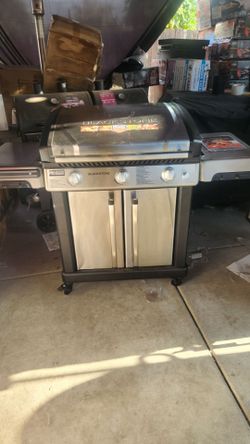 Blackstone Pro Series Outdoor Griddle, 28 Inch XL 3-Burner Flat Top Grill with Cabinet, Stainless Steel