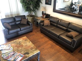 New Nailhead Couch / Love Seat.  Black Or Brown Leather.  62x33x35H; 82x33x35H.  Free Delivery!