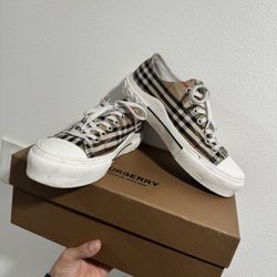 Burberry Shoes 