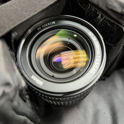 Nikon AF Nikkor 28-200mm Lens