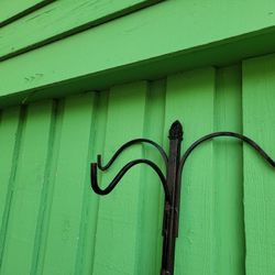 Metal Three Arm Plant Holder