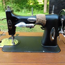 Vintage White Sewing  Machine And Tabke