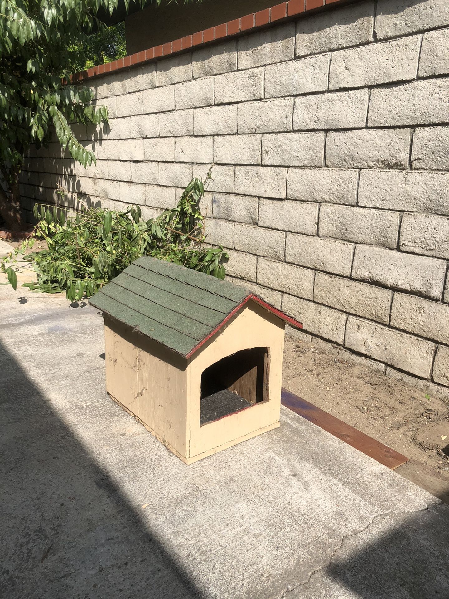 Small dog/cat house