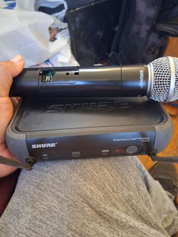 Shure pgx4 wireless microphone with sm58 mike