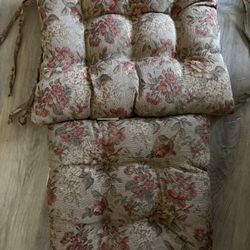 Rocking Chair 2pc Floral Cushions 