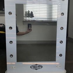 HOLLYWOOD VANITY MAKEUP MIRROR WITH 10 LED LIGHTS ( Read Description)