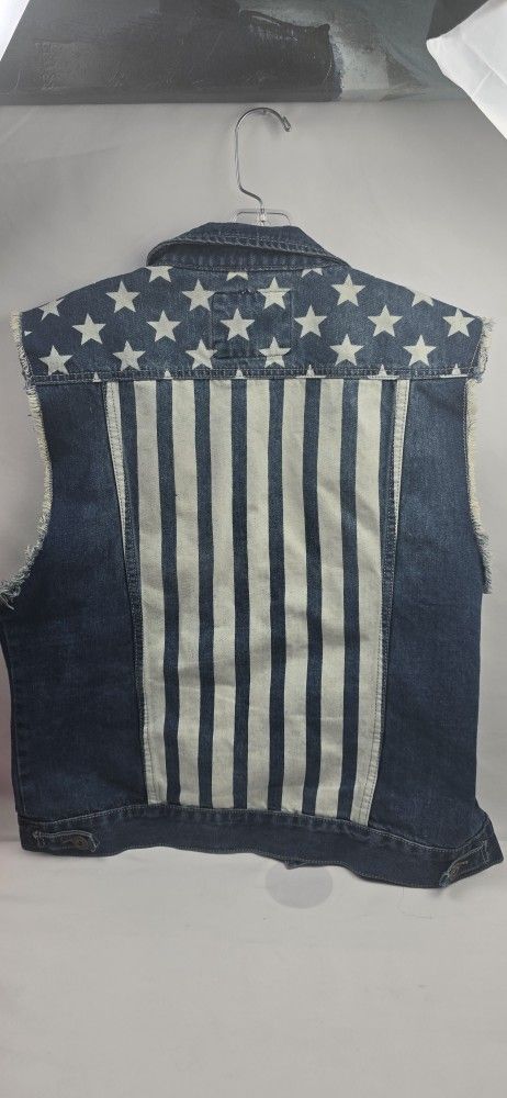 🦅 Distressed Denim Vest – USA Flag Stars & Stripes | Size XL 🇺🇸