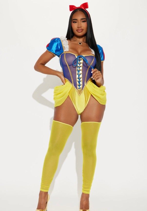 Fashion Nova Snow White Costume