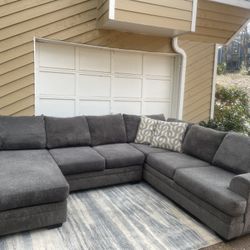 Brown 2-Piece Sectional w/ Reversible Chaise