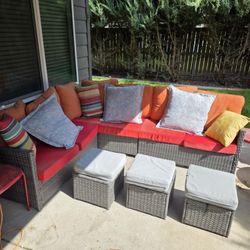 Patio Set (Includes Table) 