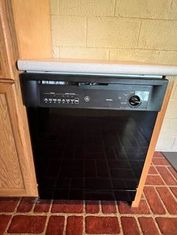 GE Nautilus Built-In Dishwasher Black
