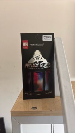 iPhone 13 Pro Max privacy screen protector