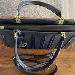 Black Susen Purse Size Medium Free Shipping