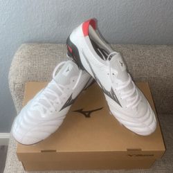 Mizuno Morelia Neo IV Beta Made in Japan (Size 8) – Worn Never