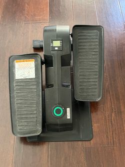 Cubii F3A2 Compact Under Desk Elliptical