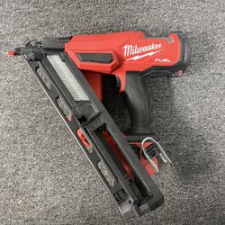 15 GA Milwaukee Fuel Nailer (Tool Only) 