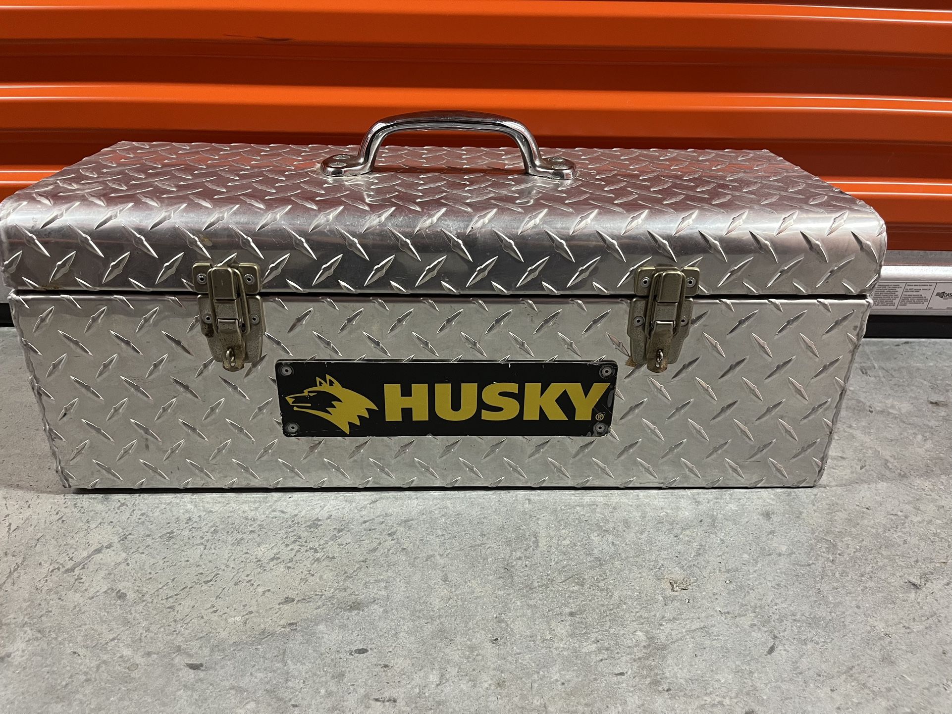 Husky Diamond Plate Steel Tool Box In Good Condition