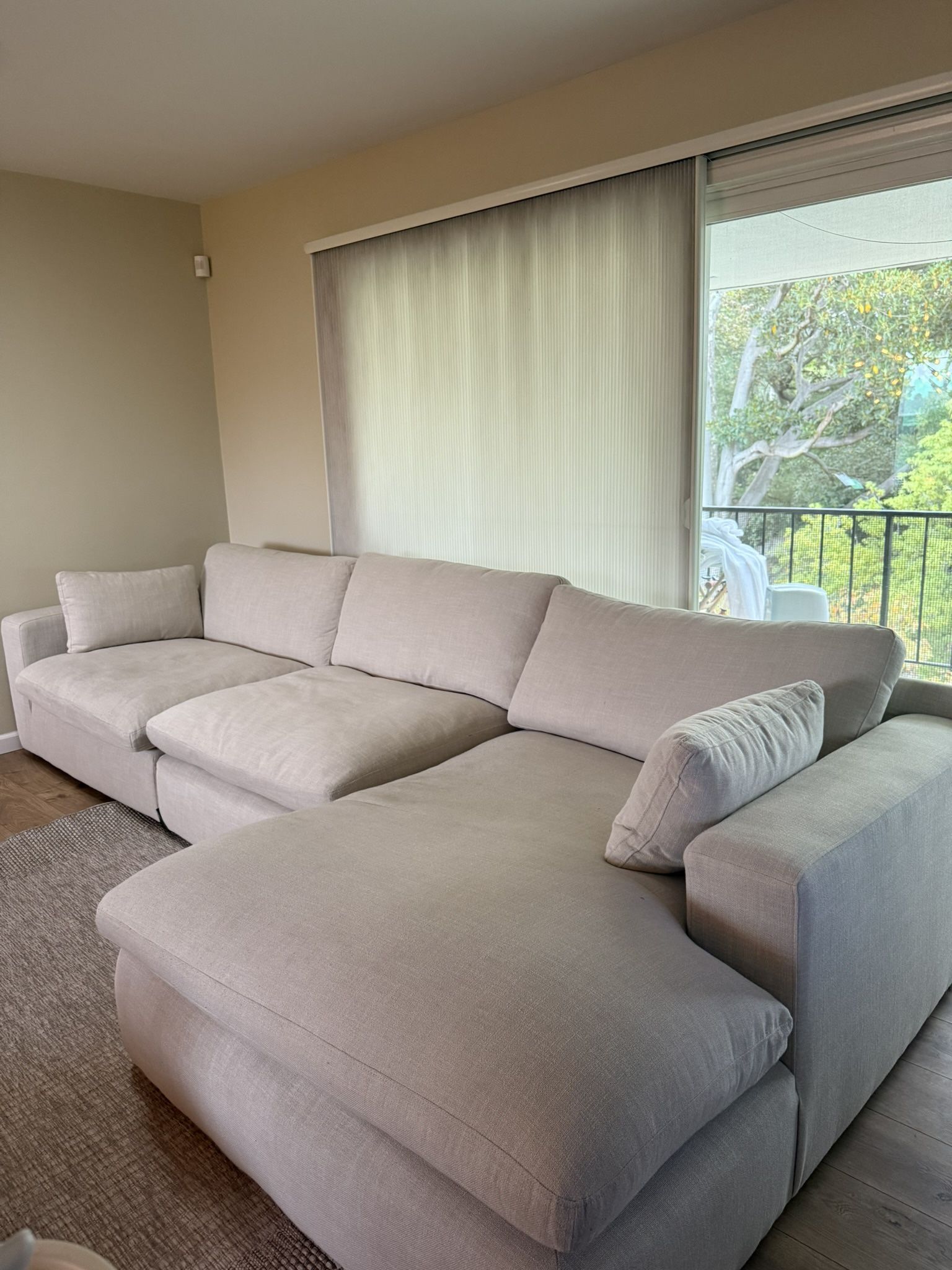 Cloud couch beige