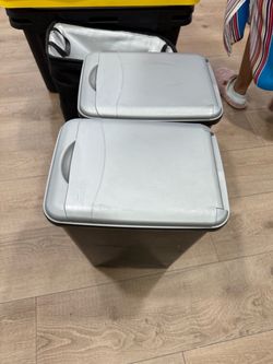 Under kitchen cabinets bins with lids