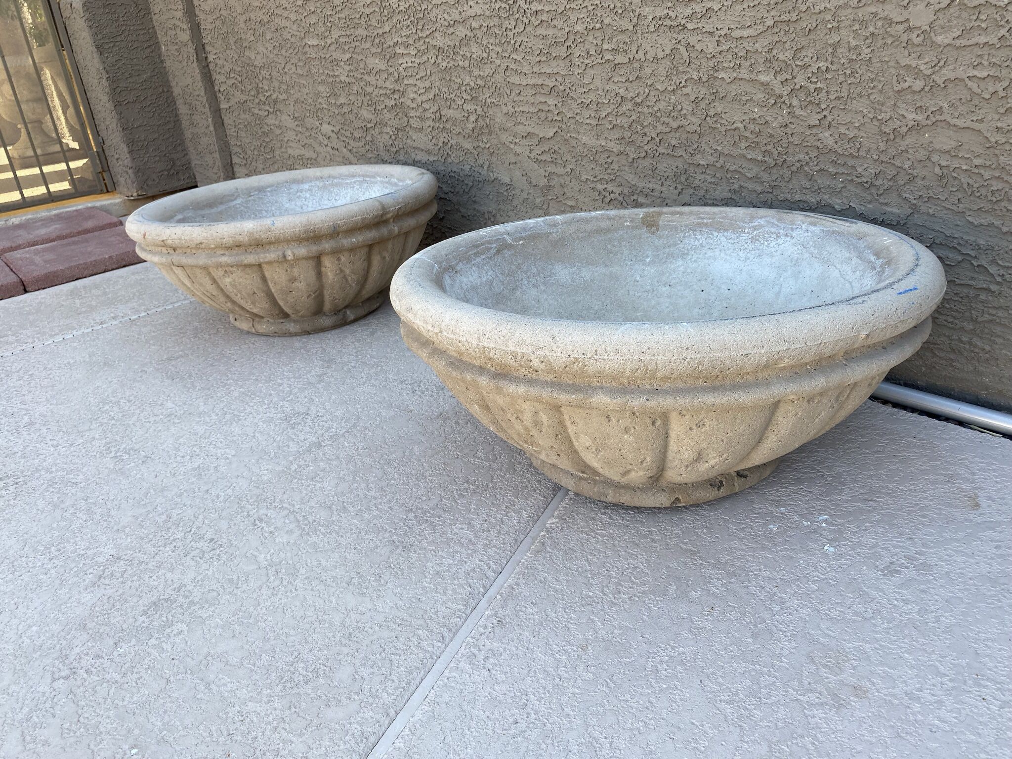 2 XL COMMERCIAL HEAVY CONCRETE GARDEN POTS. PAIR HUGE CEMENT PLANTERS . ( W~ 30 1/2 Inches x H ~ 14 Inches ) PAIR s ONLY $155.oo SILVERADO RANCH