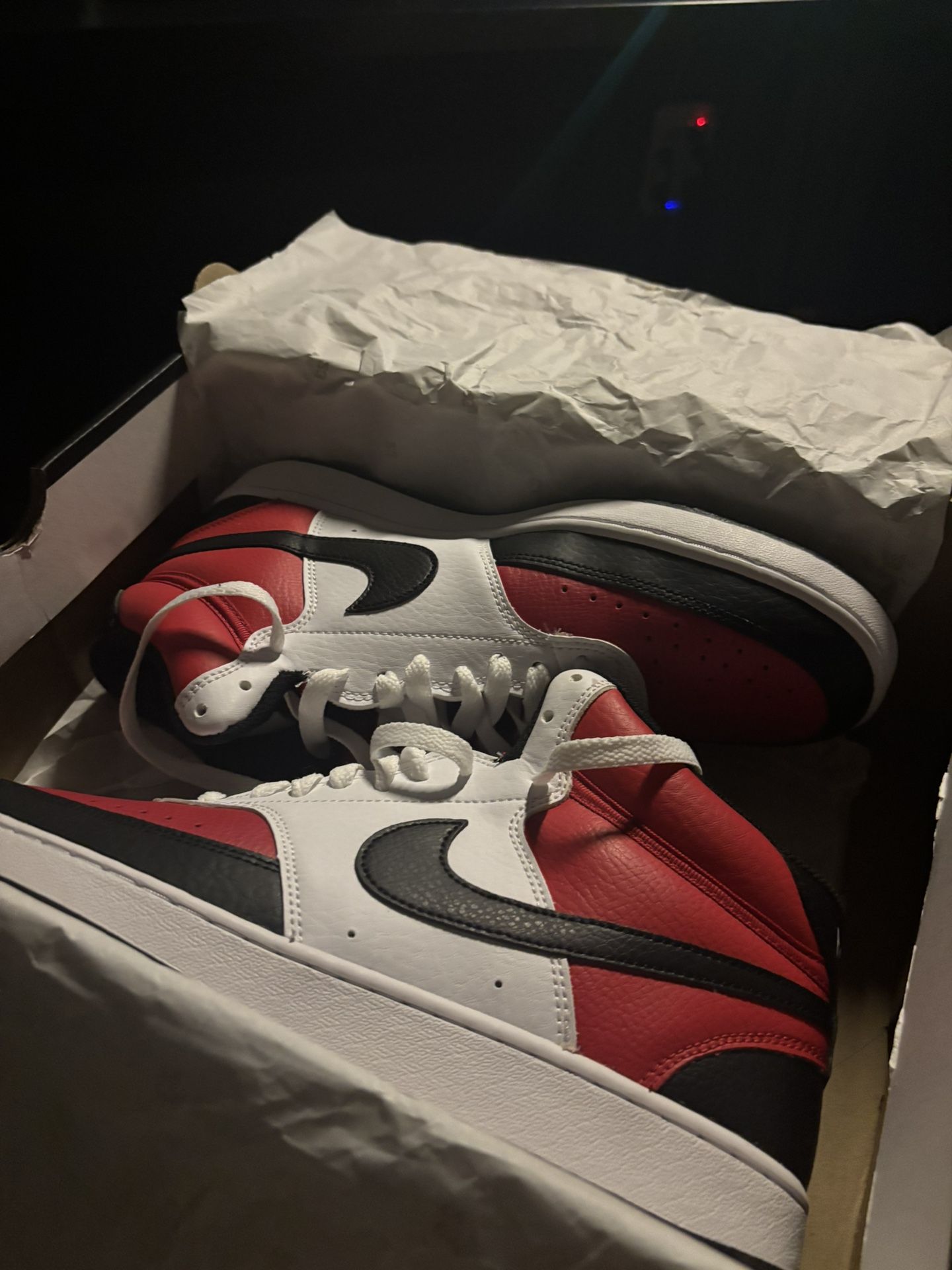 Nike Court Vision Mid Red