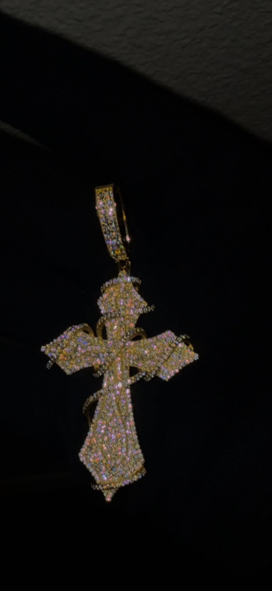 🔥Iced Out Cross Pendant 🔥