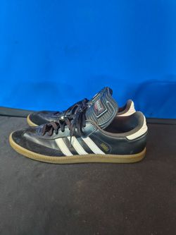 Mens Black Adidas Sambas Tennis Shoes (Size 10)