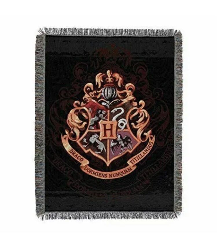 Harry Potter Hogwarts Crest 48" x 60" Metallic Tapestry Throw Blanket Tassels. NEW!!