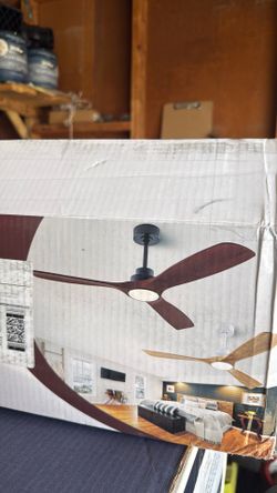 Brand new modern ceiling fan with remote 42”