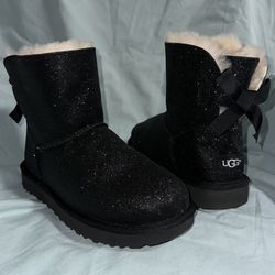 NEW Women’s Ugg Mini Bailey Bow II Boot - Size 9 - Black Metallic 