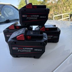 18 V Milwaukee batteries