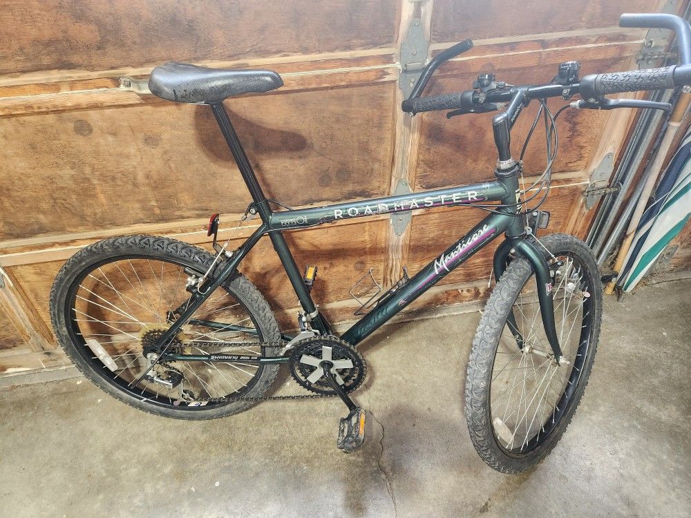 Roadmaster mountain bike