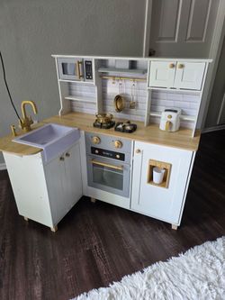 Play kitchen