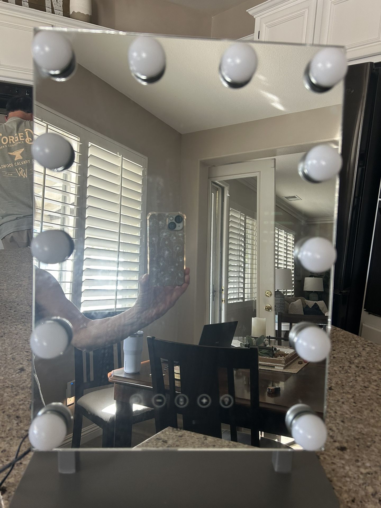 iHome Vanity