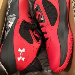 New Under armor Shoes Never Worn