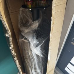 Brand new FitVen punching back (gloves included)
