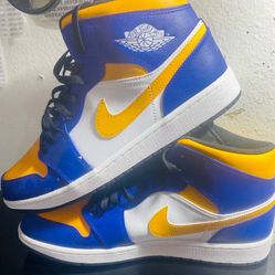 MEN's SIZE 13 AIR JORDAN 1s RETRO PURPLE & GOLD BASKETBALL SHOES (Never Worn)