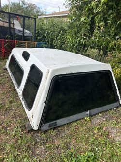 Camper for truck 8 feet It's for Chevrolet for Ford for RAM in good condition