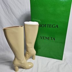 NWB Bottega Veneta Atomic Leather Boots in Rubber Size 7B/37