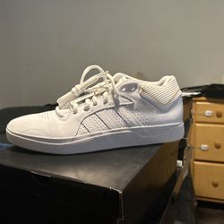 Tyshawn Jones Size 12 