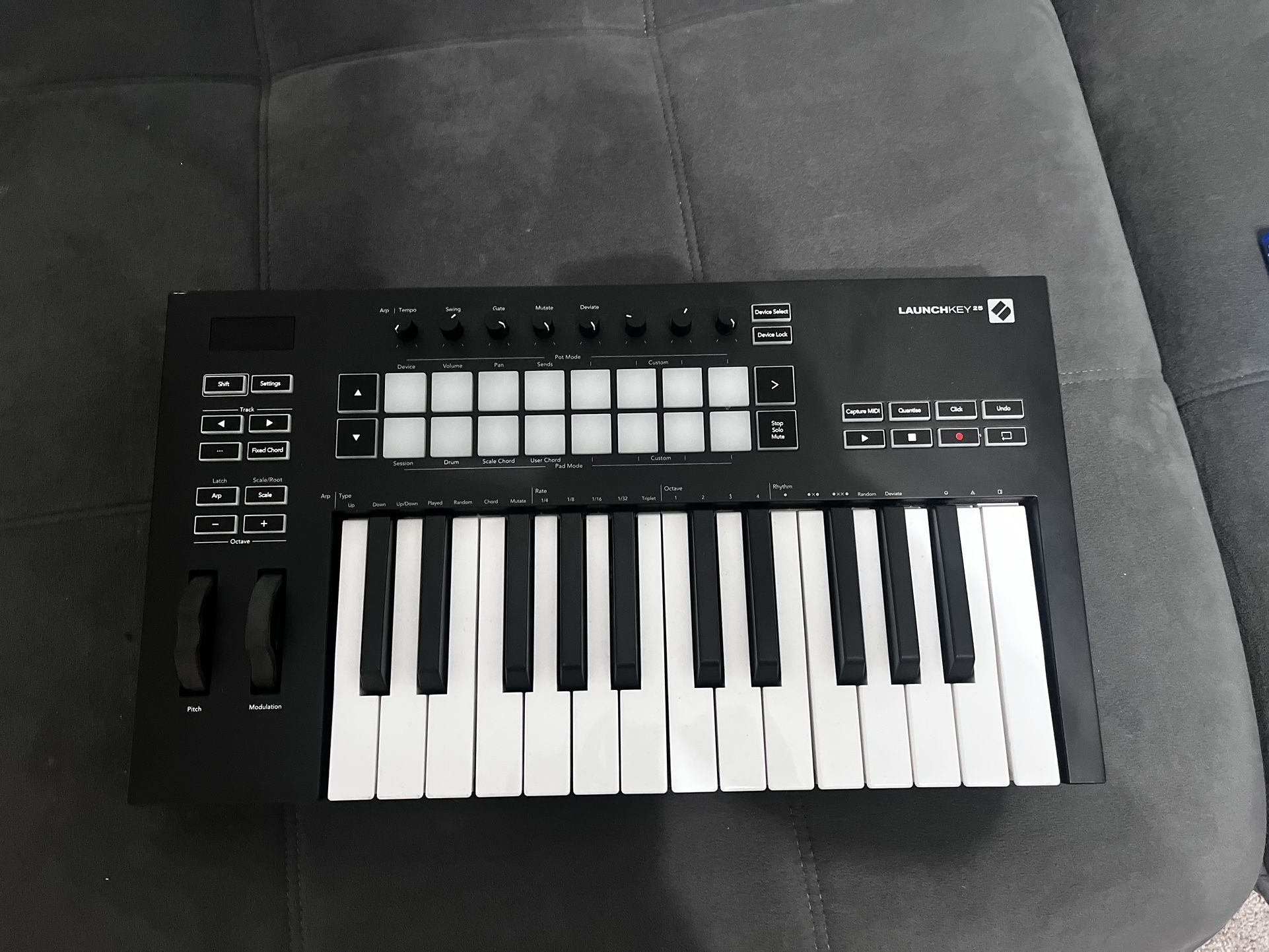 Novation Launchkey 25