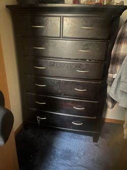 Dresser 