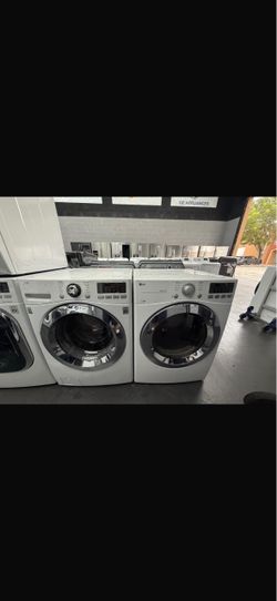 LG Washer And Dryer Set / Lavadora y Secadora