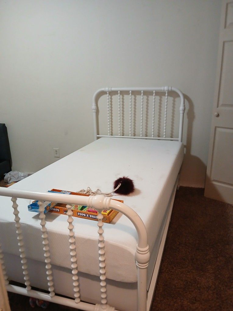 Twin Frame, Mattress And Box Spring